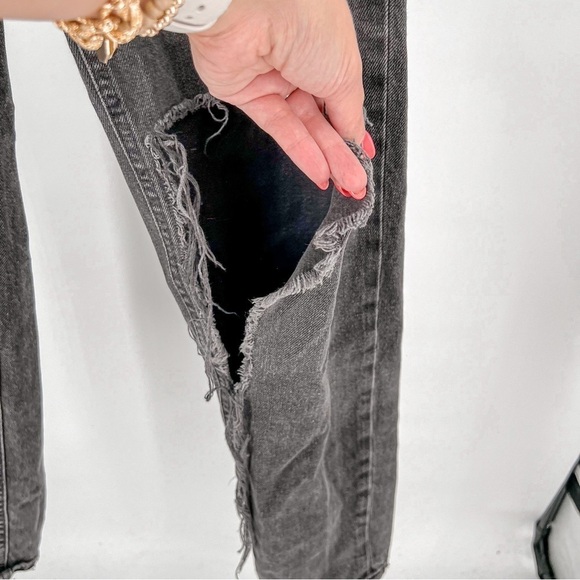 BDG distressed mom jeans - Picture 3 of 7